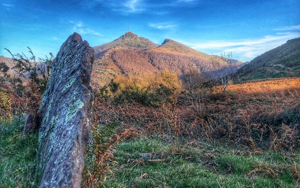 Comment VIsiter la Rhune au Pays Basque | Txiki Combi Pays Basque